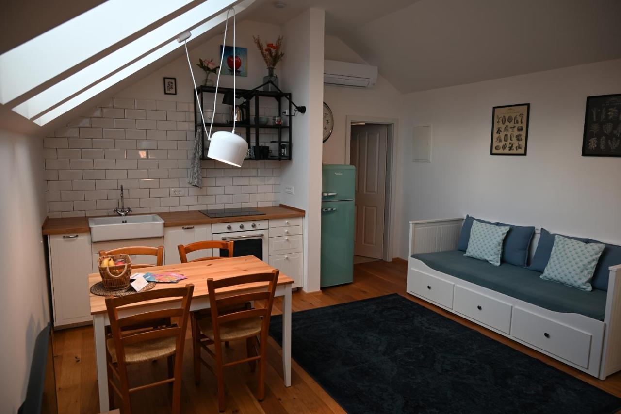 Krakovska Apartment